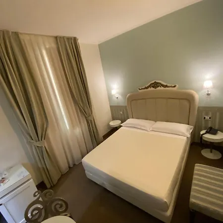 Hotell Jr Oriente 4*