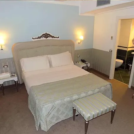 Hotel Jr Oriente Bari