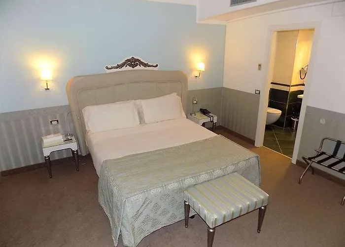 Hotel Jr Oriente Bari