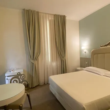 Jr Oriente 4* בארי