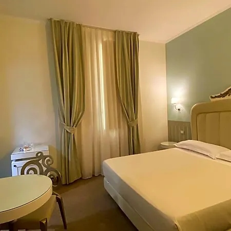 Jr Oriente 4* Bari