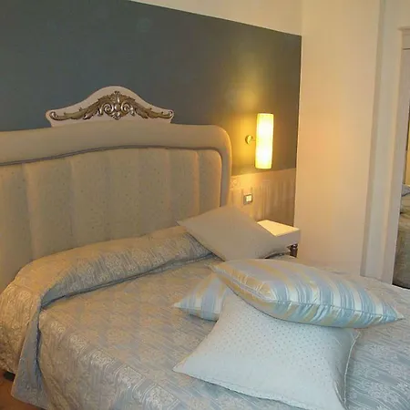 Jr Oriente 4* باري