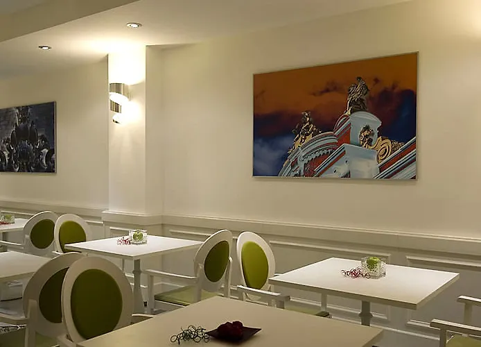 Jr Oriente מלון 4*